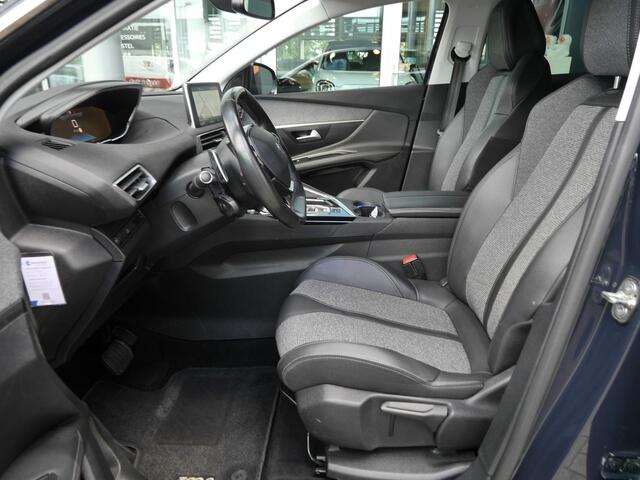 Peugeot 3008 1.2 PureTech Blue Lease Premium | Automaat | Trekhaak | 19 inch lichtmetalen velgen | Elektrisch bedienbare kofferbakklep | Navigatie | Achteruitrijcamera | Draadloze telefoonlader | Keyless entry en start