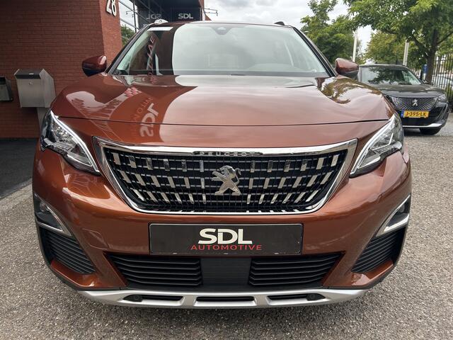 Peugeot 3008 1.2 PureTech Allure // LED // NAVI + CARPLAY // PANO/SCHUIFKANTELDAK // CAMERA // PDC V+A