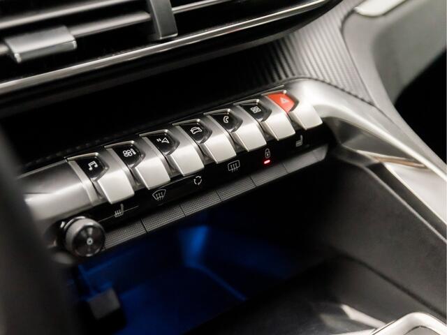 Peugeot 3008 1.2 PureTech Sport (APPLE CARPLAY, GROOT NAVI, STOELVERWARMING, SPORTSTOELEN, LANE ASSIST, GETINT GLAS, CRUISE, NIEUWE APK, NIEUWSTAAT)