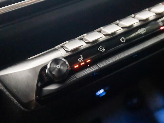 Peugeot 3008 1.2 PureTech Sport (APPLE CARPLAY, GROOT NAVI, STOELVERWARMING, SPORTSTOELEN, LANE ASSIST, GETINT GLAS, CRUISE, NIEUWE APK, NIEUWSTAAT)