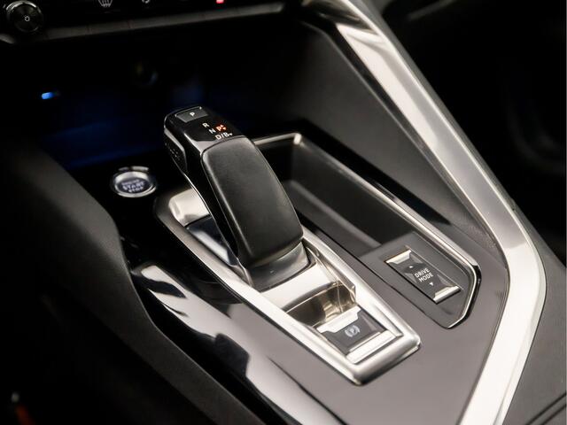 Peugeot 3008 1.6 HYbrid 225 GT Line 225Pk Automaat (APPLE CARPLAY, GROOT NAVI, LEDER, 360 CAMERA, KEYLESS, GETINT GLAS, SPORTSTOELEN, LANE ASSIST, ZWART HEMEL, LED KOPLAMPEN, NIEUWSTAAT)