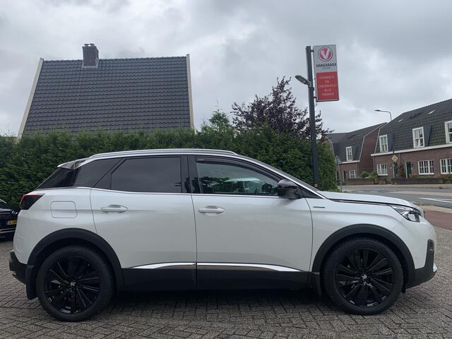 Peugeot 3008 130pk PT GT Line, Navi & CarPlay | Trekhaak