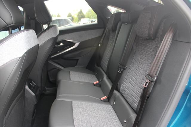 Peugeot 3008 1.2 Hybrid 145PK ALLURE AUTOMAAT | COMFORT STOELEN | STOEL / STUUR VERWARMING | DODEHOEK DETECTIE | 360° CAMERA | NAVIGATIE | 19" LICHTMETALEN VELGEN | DRAADLOOS APPLE CARPLAY / ANDROID AUTO | |