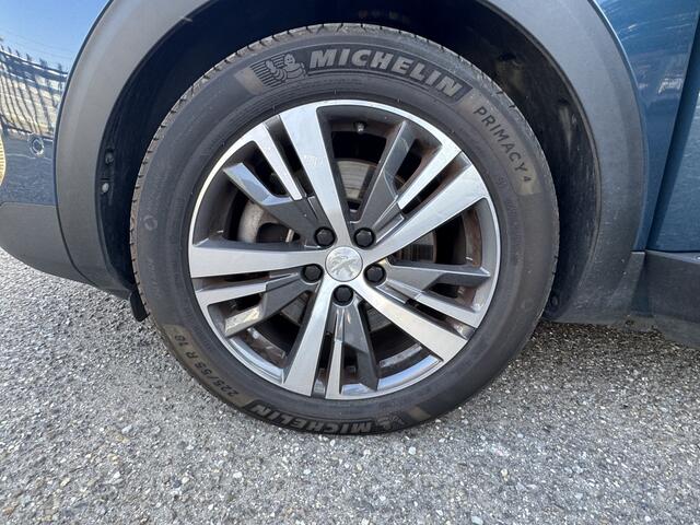 Peugeot 3008 1.6 HYbrid 225 Allure // NAVI // CLIMA // CRUISE // STOELVERWARMING // DAB RADIO //