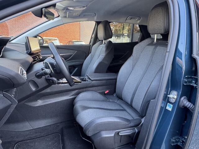 Peugeot 3008 1.6 HYbrid 225 Allure // NAVI // CLIMA // CRUISE // STOELVERWARMING // DAB RADIO //