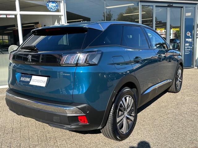Peugeot 3008 1.6 HYBRID ALLURE