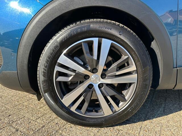 Peugeot 3008 1.6 HYBRID ALLURE