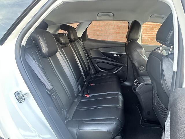 Peugeot 3008 1.2 PureTech Allure 130PK Automaat Leder Trekhaak