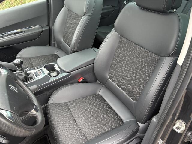 Peugeot 3008 1.2 PureTech Blue Lease Executive / NAVI / PANORAMADAK / CRUISE / 68dkm! NAP!