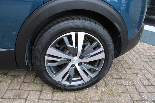 Peugeot 3008 1.6 HYbrid Allure