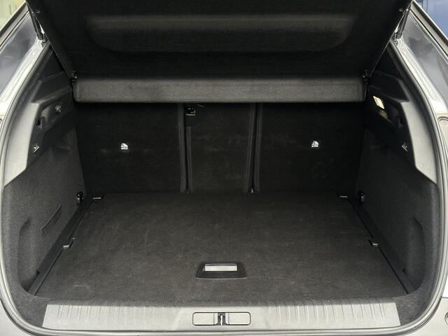 Peugeot 3008 1.2 Hybrid 136 Allure | Verwarmbare stuurwiel | Climate Control | Adaptive Cruise Control | Dode hoekdetectie | Apple Carplay/Android Auto | Draadloze telefoonlader | Full LED | Parkeercamera/-sensoren | Keyless Entry/Start |