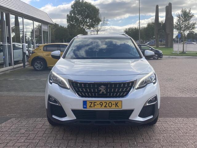 Peugeot 3008 1.2 PureTech Blue Lease Executive | Apple carplay/Android auto | Navigatie | Trekhaak | Dakrails | Cruise control | Climate control | Parkeersensoren achter |