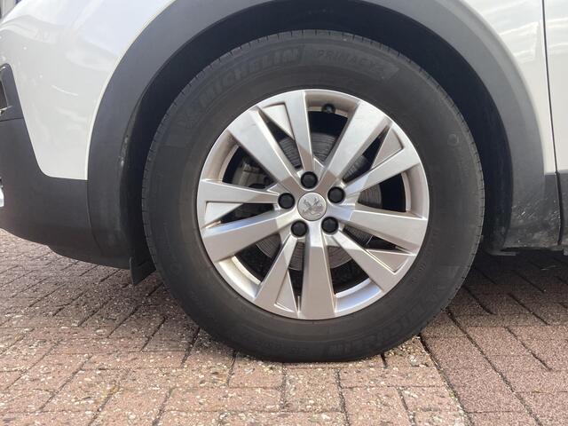 Peugeot 3008 1.2 PureTech Blue Lease Executive | Apple carplay/Android auto | Navigatie | Trekhaak | Dakrails | Cruise control | Climate control | Parkeersensoren achter |