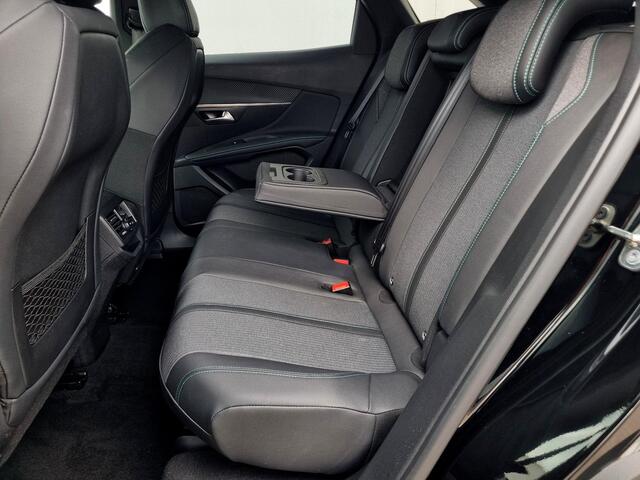 Peugeot 3008 1.2 Allure Pack Business Automaat / Elektrische Achterklep / Stoelverwarming / 360 Graden Camera / Navigatie / Stoelverwarming / DAB / Parkeersensoren / Apple CarPlay/Android Auto / Lichtmetalen Velgen /
