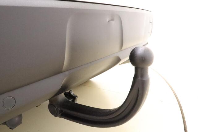 Peugeot 3008 1.6 e-THP GT Line 165 PK | Automaat | Trekhaak | 1550 KG Trekvermogen | Camera | Parkeersensor | Handsfree Achterklep | Climate Control | Navigatie | Licht Metalen Velgen | Bluetooth