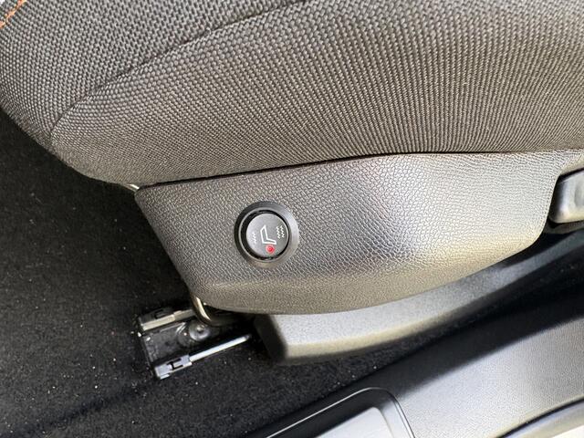 Peugeot 3008 1.2 PureTech Blue Lease Executive / AUTOMAAT / NAVI / CRUISE / 81dkm! NAP!