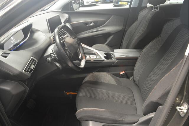 Peugeot 3008 1.2 PureTech Blue Lease Executive // AUTOMAAT // NAVI // TREKHAAK // CAMERA // CLIMA // NIEUWE DISTRIBUTIE //