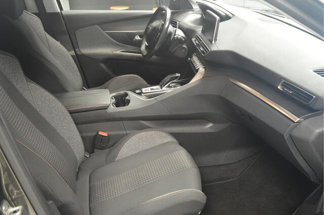 Peugeot 3008 1.2 PureTech Blue Lease Executive // AUTOMAAT // NAVI // TREKHAAK // CAMERA // CLIMA // NIEUWE DISTRIBUTIE //