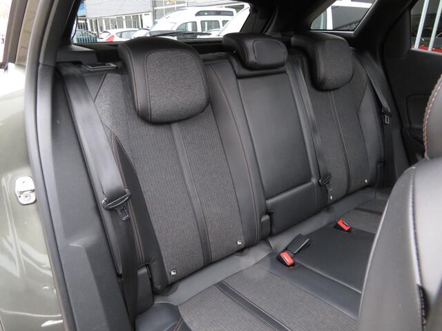 Peugeot 3008 1.2 PureTech GT Line Airco Cr-Control CarPlay Panoramadak