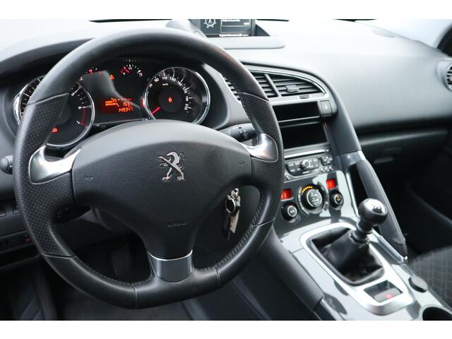 Peugeot 3008 1.2 PureTech Style | Navi | Trekhaak | Automatische Airco