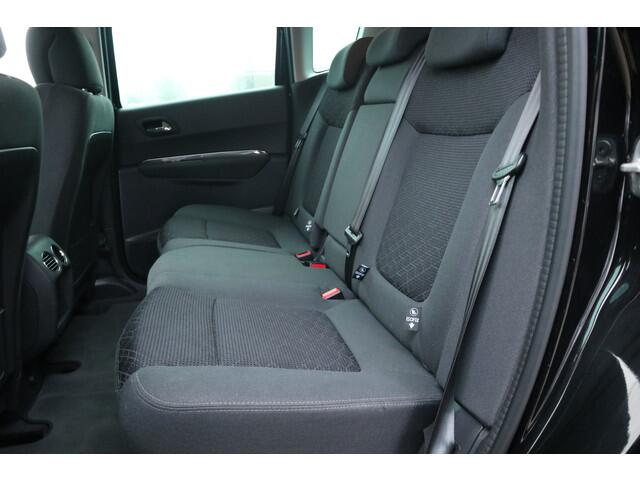Peugeot 3008 1.2 PureTech Style | Navi | Trekhaak | Automatische Airco