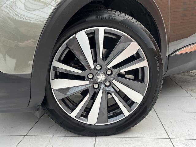 Peugeot 3008 PureTech 130 Allure | Navigatie | Trekhaak afneembaar |