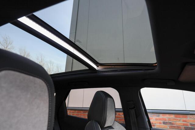 Peugeot 3008 1.6 HYbrid 225 GT ? Pano ? LED ? Head-up