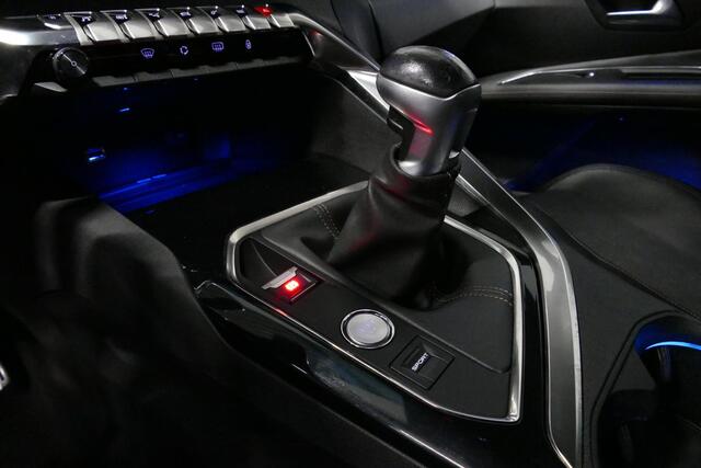 Peugeot 3008 1.2 PureTech GT Line / Apple carplay - Android Auto / Achteruitrijcamera / Navigatie / DAB+ / Dodehoek detectie / Cruise Control / 19'' LMV / Full LED / Keyless