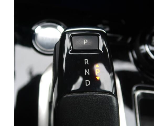 Peugeot 3008 130 Pk Benzine * AUTOMAAT * Luxe Allure * JNL-24-R * Navigatie * Trekhaak * Open Schuifdak * Parkeer Camera Voor- & Achterzijde * Keyles entry & Start Button * 1/2 Lederen Interieur * Climate & Cruise Control * Apple Carplay / Android Auto * Vingerhoets;