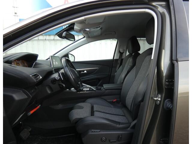 Peugeot 3008 1.2 PURETECH ALLURE Automaat,360,Led,Dodehoek,Memory