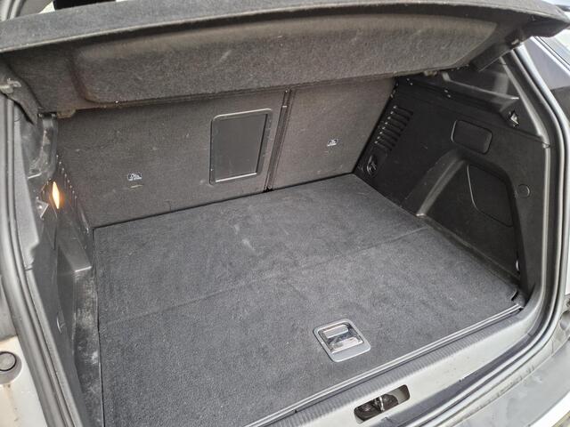 Peugeot 3008 1.6 HYbrid 180 Allure Pack Business | 19 inch | Automaat | Achteruitrijcamera | Apple carplay | Navigatiesysteem |