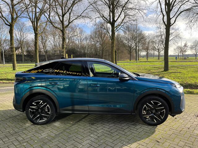 Peugeot 3008 1.2 Hybrid 136 Allure | ADAPT. CRUISE | CAMERA 360° | CARPLAY | NAVI | PDC V&A | VIRTUAL COCKPIT