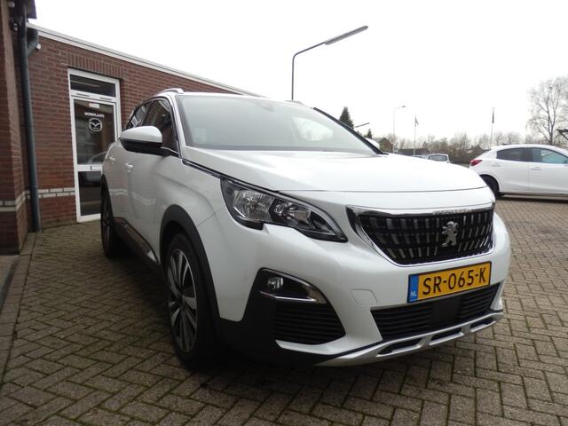 Peugeot 3008 1.2 PURETECH ALLURE trekhaak/19inch alu/airco