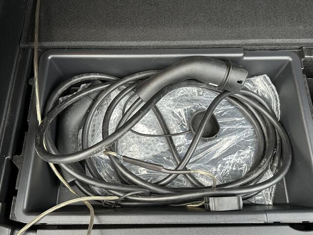 Peugeot 3008 1.6 HYbrid 225 Allure Pack Business VAN: ¤30.900,- VOOR: ¤26.877,- UW EINDEJAARSVOORDEEL: ¤4.023,- | ALLURE PACK | APPLE CARPLAY/ANDROID AUTO | ADAPTIVE CRUISE CONTROL | ACHTERUITRIJCAMERA | NAVIGATIE |