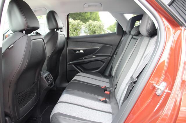 Peugeot 3008 1.2 Allure/Carplay/Camera/trekhk