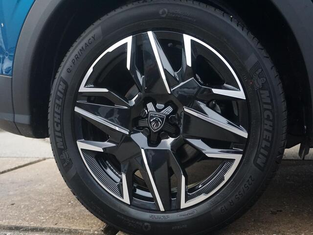Peugeot 3008 1.2 Hybrid 136 GT Leder interieur | Panoramadak
