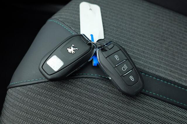 Peugeot 3008 1.6 HYbrid 225 Allure | Plug-in hybrid | Camera