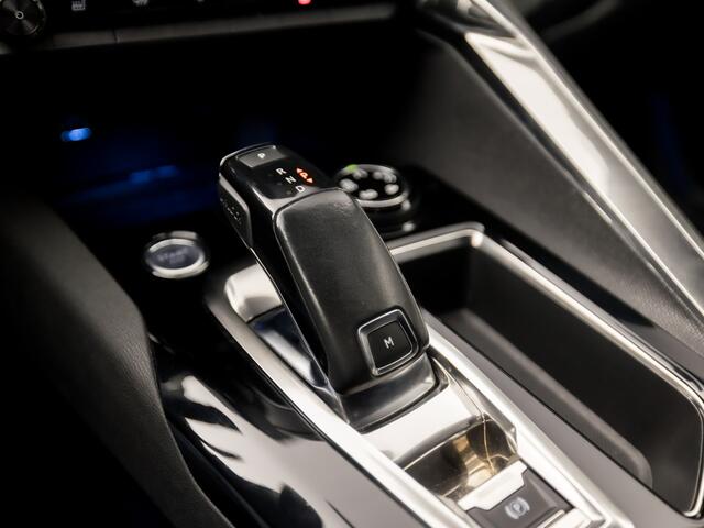 Peugeot 3008 1.2 PureTech GT Line Première Sport Automaat (PANORAMADAK, DIAMOND STITCHING, LEDER, STOELVERWARMING, SPORTSTOELEN, CLIMATE, CRUISE, CAMERA, APPLE CARPLAY, NIEUWE APK, NIEUWSTAAT)