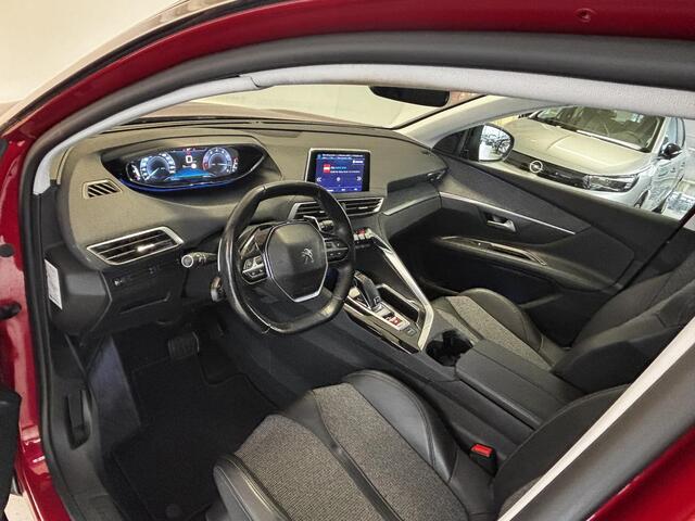 Peugeot 3008 1.2 PureTech Allure Automaat | Afneembare trekhaak | Panoramadak | Navigatie | Achteruitrijcamera | Android auto / Apple carplay