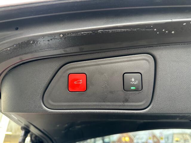 Peugeot 3008 1.2 HYBRID 136 GT