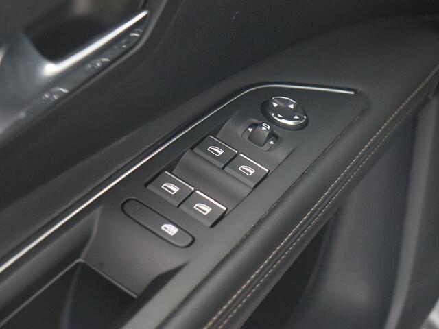 Peugeot 3008 1.6 HYbrid4 300 GT Pack Business (Pano / 360 Camera / ACC / Navi)