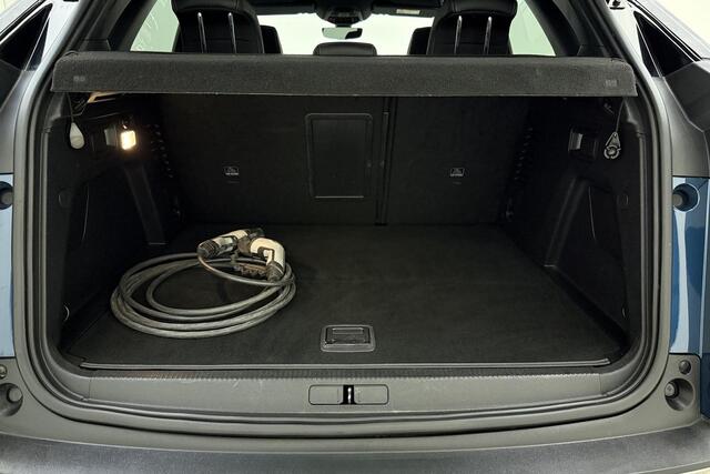 Peugeot 3008 1.6 HYbrid 225 GT Automaat | Navigatie | Trekhaak | Climate Control | Cruise Control Adaptie | Keyless entry en Start | Zwart Dak | Camera