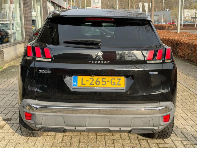 Peugeot 3008 1.2 PureTech Allure | Apple Carplay/Android Auto | 18" Lmv | All season banden |