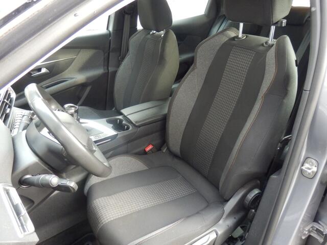 Peugeot 3008 1.2 PT Active Pack Business I Carplay I Nav. I Trekhaak I