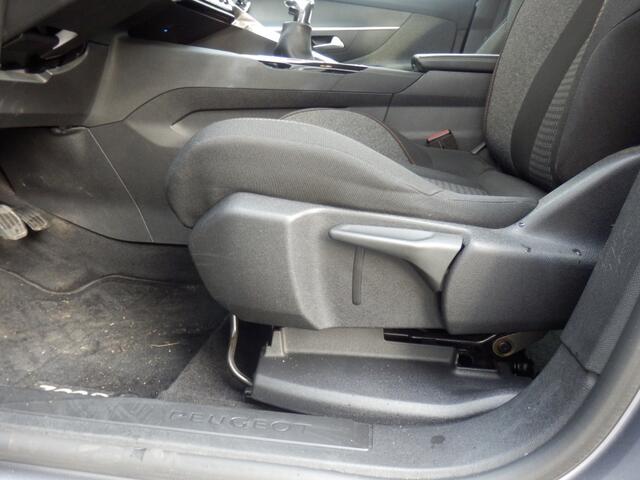 Peugeot 3008 1.2 PT Active Pack Business I Carplay I Nav. I Trekhaak I