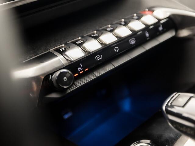 Peugeot 3008 1.2 PureTech Allure Sport 131Pk Automaat (APPLE CARPLAY, GROOT NAVI, MEMORY SEATS, LEDER, STOELVERWARMING, ADAPTIVE CRUISE, GETINT GLAS, KEYLESS, 360 CAMERA, TREKHAAK, NIEUWSTAAT)