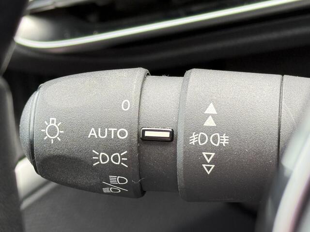 Peugeot 3008 BWJ 2020 1.2 131 PK Blue Lease Executive VIRTUAL COCKPIT | NAVI | CLIMA | CRUISE | BLUETOOTH | APPLE CARP. | ANDROID AUT. | LMV | PDC | | MULTIFUNCT. STUUR | ISOFIX | LMV 17 INCH