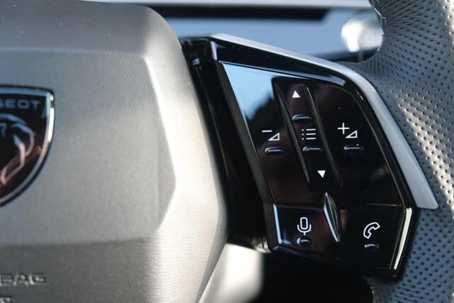 Peugeot 3008 1.2 Hybrid 145pk e-DCS6 GT | Navi | App Connect | Panoramadak | Focal Audio | Alcantara | Camera | Elektrische Achterklep | Winter Pakket