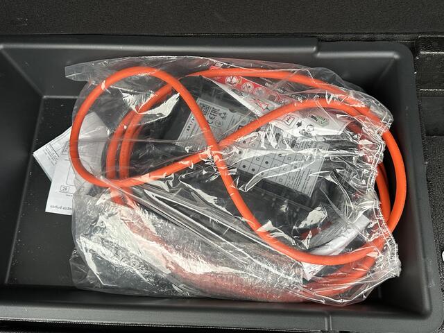 Peugeot 3008 1.6 HYbrid 225 Allure Pack Business PHEV| 23.000KM! | STANDKACHEL| ACHTERUITRIJCAMERA| APPLE CARPLAY/ ANDROID AUTO| RIJKLAARPRIJS INCL. 12 MND BOVAG GARANTIE