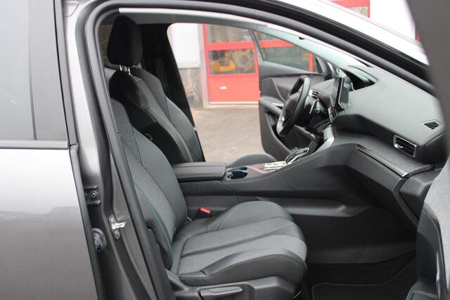 Peugeot 3008 1.2 PureTech Allure AdaptiveCruise/Led/Dodehoek